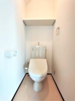 (イメージ)温水洗浄便座付きのトイレです。